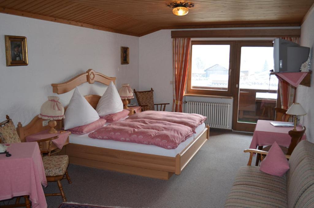 Hotel-Pension-Ostler Bad Wiessee Ruang foto